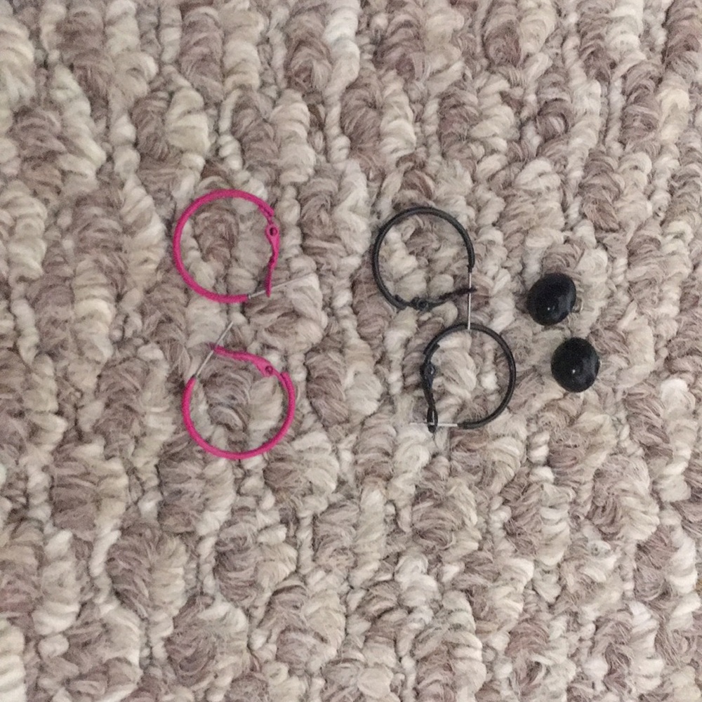 3 pairs of earrings!